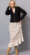 Babette Blazer: A Versatile Work-to-Weekend Essential